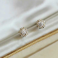 Load image into Gallery viewer, Scarlett Diamond Flower Earrings