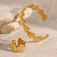 Load image into Gallery viewer, Serena Gold Flower Ring