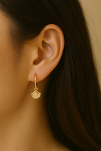 Load image into Gallery viewer, Gold Seashell Earrings