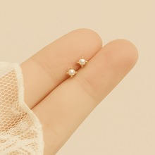 Load image into Gallery viewer, Freshwater Pearl Stud Earrings
