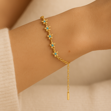 Load image into Gallery viewer, Blue Daisy Flower Bracelet
