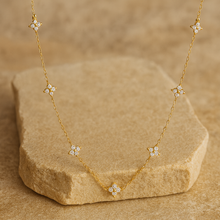 Load image into Gallery viewer, Dainty Clover Necklace
