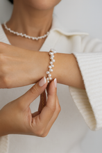 Load image into Gallery viewer, Giselle Pearl Bracelet
