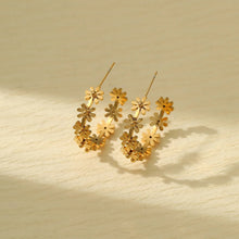 Load image into Gallery viewer, Gold Flower Earrings
