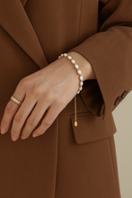 Load image into Gallery viewer, Elena Pearl Bracelet
