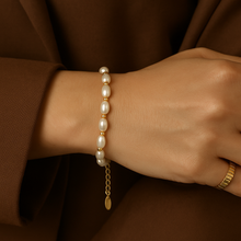 Load image into Gallery viewer, Elena Pearl Bracelet
