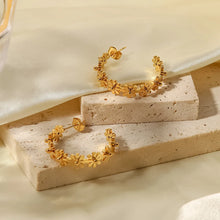 Load image into Gallery viewer, Gold Flower Earrings
