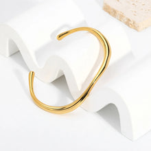 Load image into Gallery viewer, French Style Simple Style Irregular Stainless Steel Titanium Steel Plating 18k Gold Plated Cuff Bracelets
