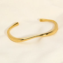 Load image into Gallery viewer, French Style Simple Style Irregular Stainless Steel Titanium Steel Plating 18k Gold Plated Cuff Bracelets
