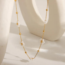 Load image into Gallery viewer, Wholesale Jewelry Retro Sweet Commute Flower 304 Stainless Steel 18K Gold Plated Pearl Necklace
